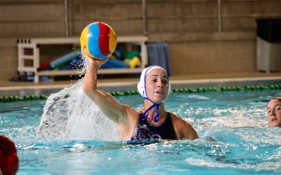 Anni Espar, en una acció del partit contra el Mataró | Pau Vituri